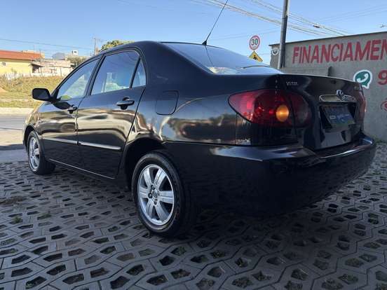 TOYOTA-COROLLA-2005