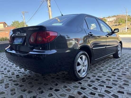 TOYOTA-COROLLA-2005