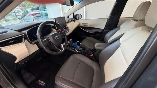 TOYOTA-COROLLA-2024