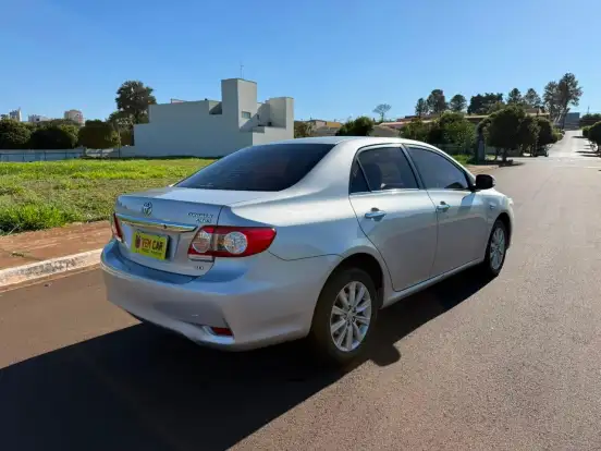 TOYOTA-COROLLA-2011