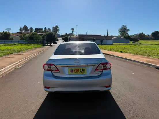 TOYOTA-COROLLA-2011