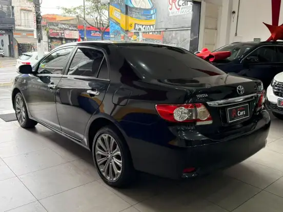 TOYOTA-COROLLA-2011