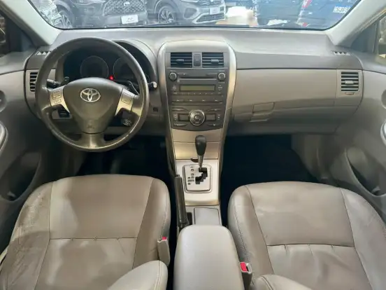 TOYOTA-COROLLA-2010