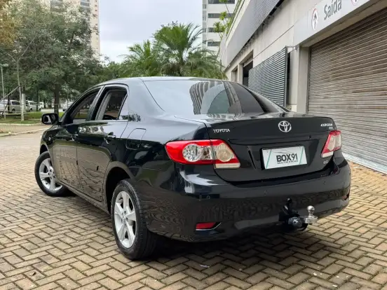 TOYOTA-COROLLA-2011