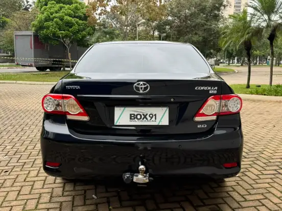 TOYOTA-COROLLA-2011