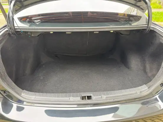 TOYOTA-COROLLA-2011