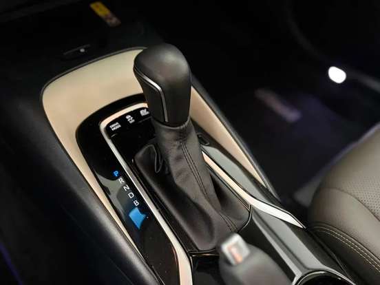 TOYOTA-COROLLA-2025