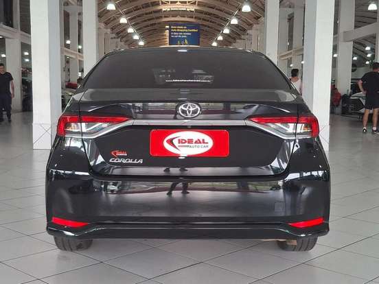 TOYOTA-COROLLA-2025
