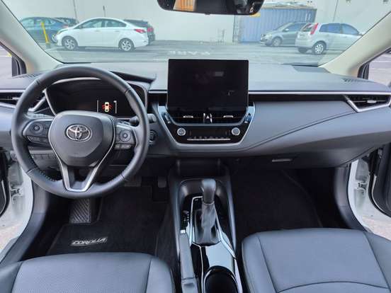 TOYOTA-COROLLA-2025
