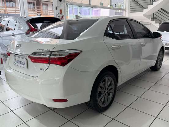 TOYOTA-COROLLA-2018
