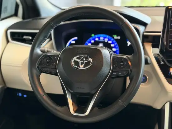 TOYOTA-COROLLA CROSS-2024