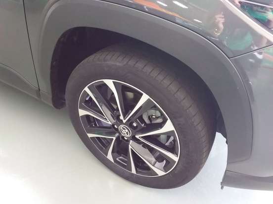 TOYOTA-COROLLA CROSS-2024