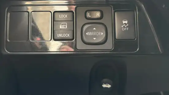 TOYOTA-ETIOS-2019