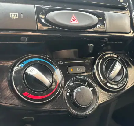 TOYOTA-ETIOS-2019