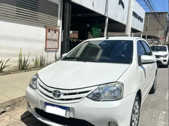TOYOTA-ETIOS-1.5 XLS 16V FLEX 4P AUTOMÁTICO TOYOTA-ETIOS-2016