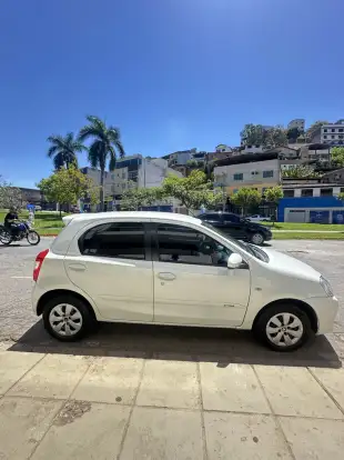 TOYOTA-ETIOS-2016