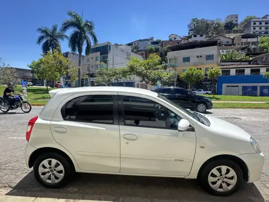 TOYOTA-ETIOS-1.5 XLS 16V FLEX 4P AUTOMÁTICO TOYOTA-ETIOS-2016