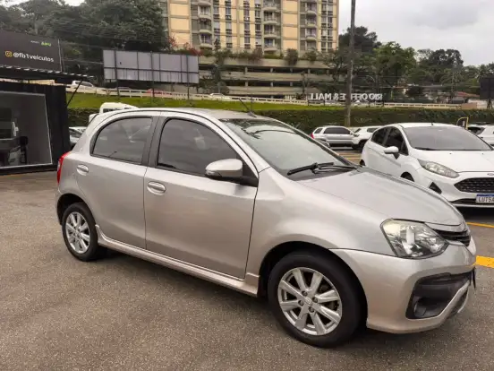 TOYOTA-ETIOS-2017