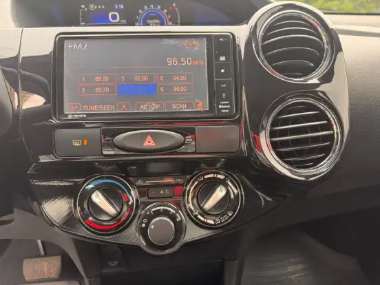 TOYOTA-ETIOS-2017