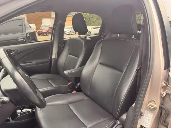 TOYOTA-ETIOS-1.5 XLS 16V FLEX 4P AUTOMÁTICO TOYOTA-ETIOS-2017