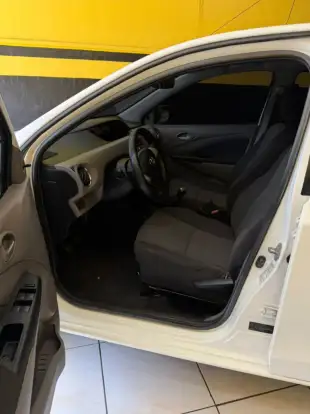 TOYOTA-ETIOS-2013
