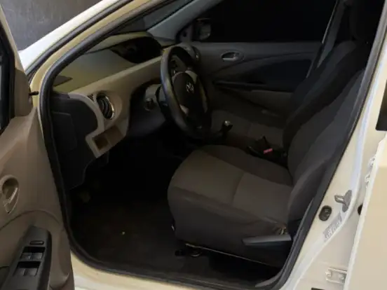 TOYOTA-ETIOS-1.5 XLS 16V FLEX 4P MANUAL TOYOTA-ETIOS-2013