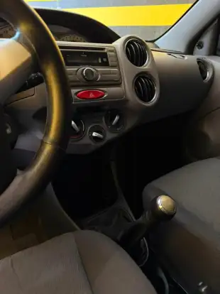 TOYOTA-ETIOS-2013