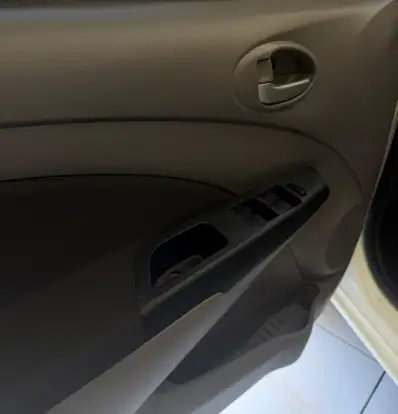 TOYOTA-ETIOS-2013