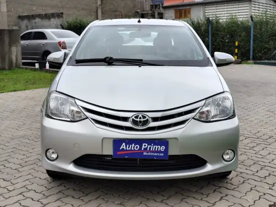 TOYOTA-ETIOS-1.5 XLS SEDAN 16V FLEX 4P MANUAL TOYOTA-ETIOS-2013