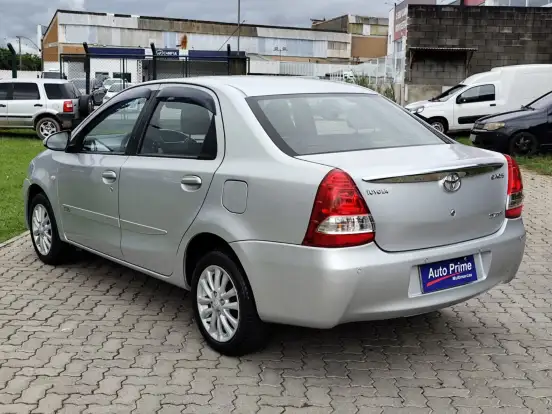 TOYOTA-ETIOS-2013