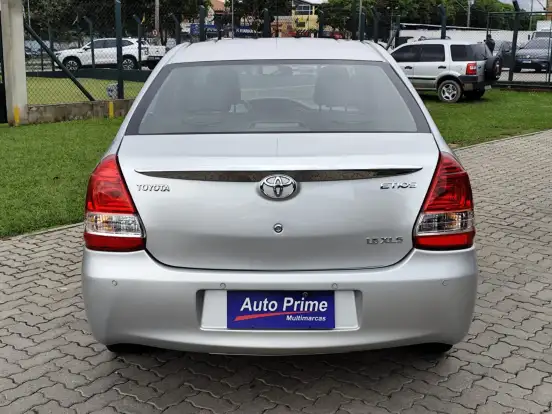 TOYOTA-ETIOS-1.5 XLS SEDAN 16V FLEX 4P MANUAL TOYOTA-ETIOS-2013