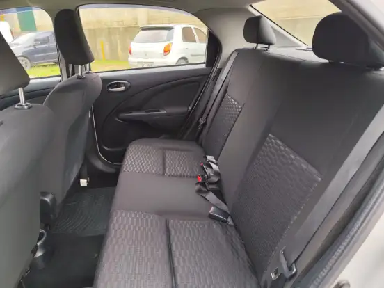 TOYOTA-ETIOS-2013