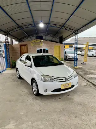 TOYOTA-ETIOS-2016