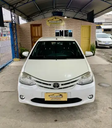 TOYOTA-ETIOS-2016
