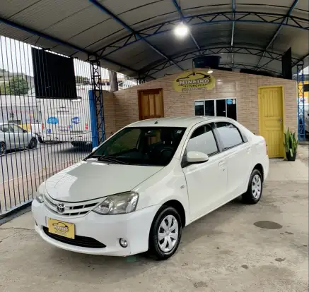 TOYOTA-ETIOS-2016
