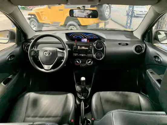 TOYOTA-ETIOS-2016
