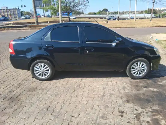 TOYOTA-ETIOS-1.5 XS SEDAN 16V FLEX 4P MANUAL TOYOTA-ETIOS-2014