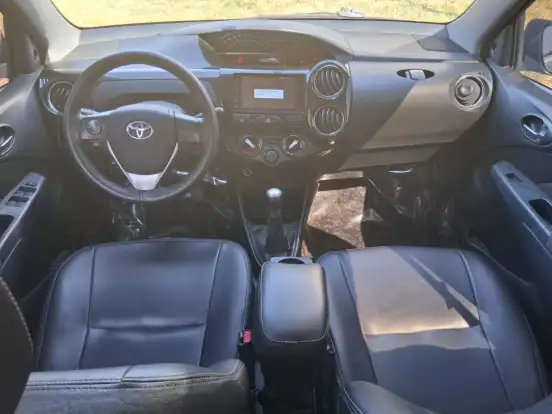TOYOTA-ETIOS-1.5 XS SEDAN 16V FLEX 4P MANUAL TOYOTA-ETIOS-2014