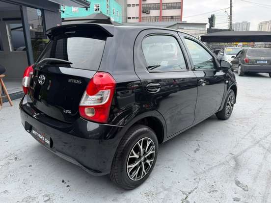 TOYOTA-ETIOS-2017