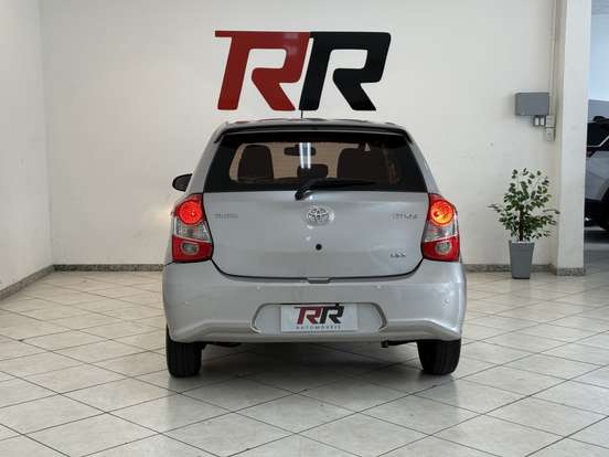 TOYOTA-ETIOS-2017