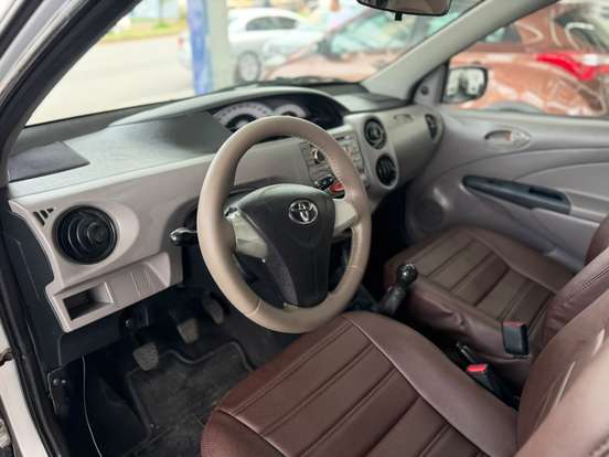 TOYOTA-ETIOS-1.3 XS 16V FLEX 4P MANUAL TOYOTA-ETIOS-2013