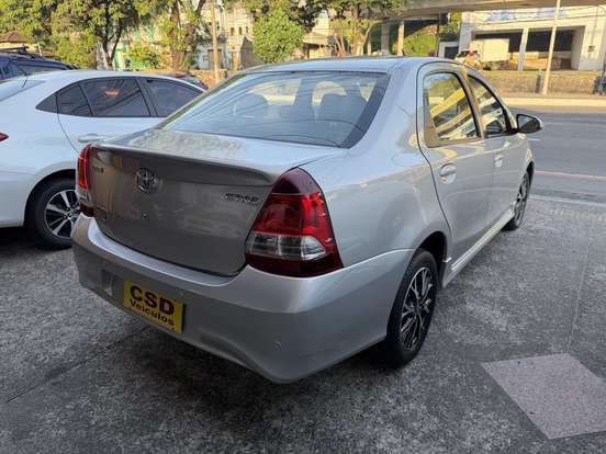 TOYOTA-ETIOS-1.5 PLATINUM SEDAN 16V FLEX 4P AUTOMÁTICO TOYOTA-ETIOS-2017