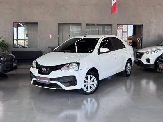 TOYOTA ETIOS 1.5 X PLUS SEDAN 16V FLEX 4P AUTOMÁTICO