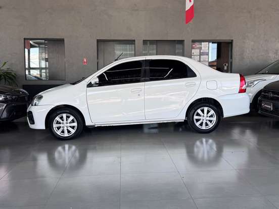 TOYOTA-ETIOS-1.5 X PLUS SEDAN 16V FLEX 4P AUTOMÁTICO TOYOTA-ETIOS-2019