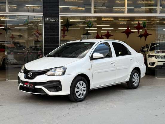 TOYOTA-ETIOS-2021