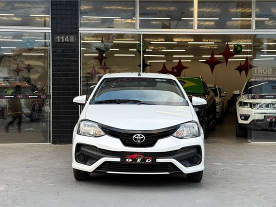 TOYOTA-ETIOS-2021
