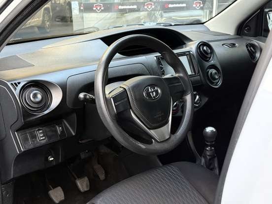 TOYOTA-ETIOS-2021