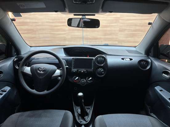 TOYOTA-ETIOS-2014