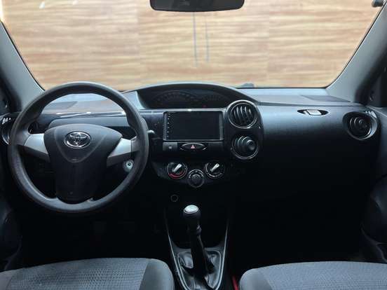 TOYOTA-ETIOS-2014