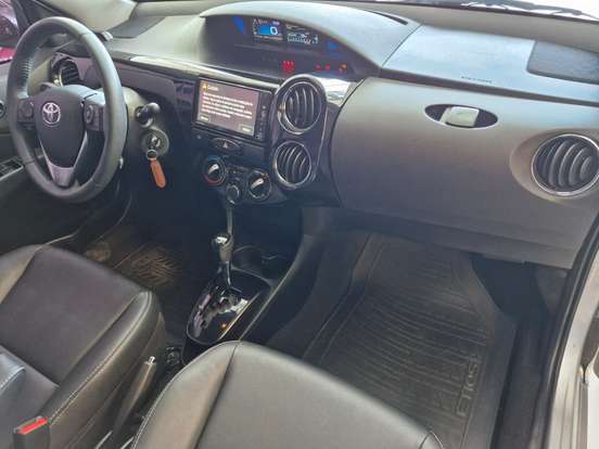 TOYOTA-ETIOS-1.5 XLS 16V FLEX 4P AUTOMÁTICO TOYOTA-ETIOS-2016